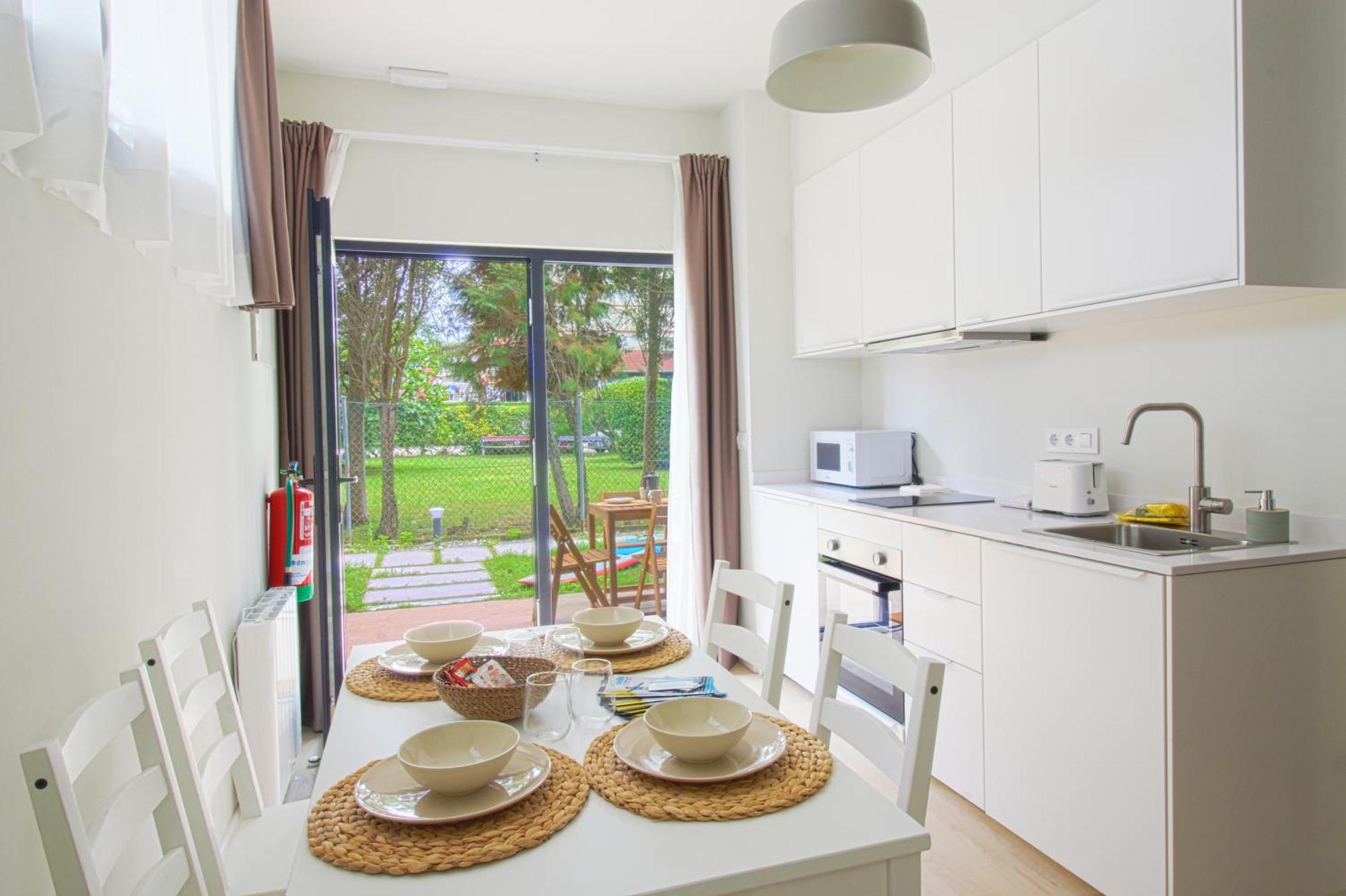 Apartamentos Costa Meron San Vicente De La Barquera Bagian luar foto